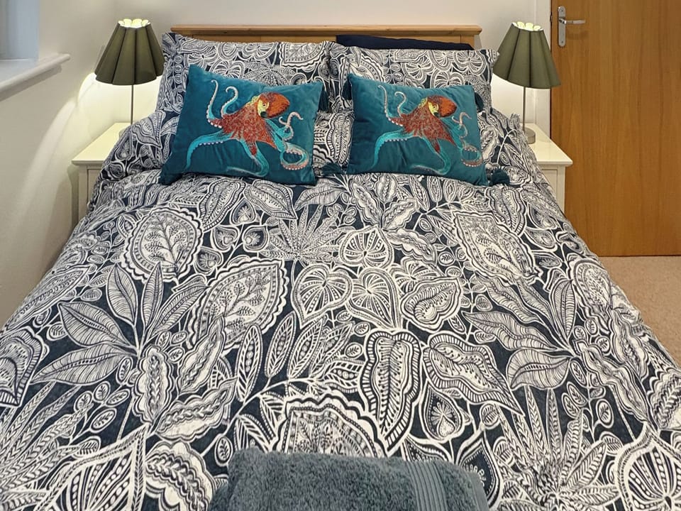 Bedroom with double bed | Hilly Brow, Beadnell