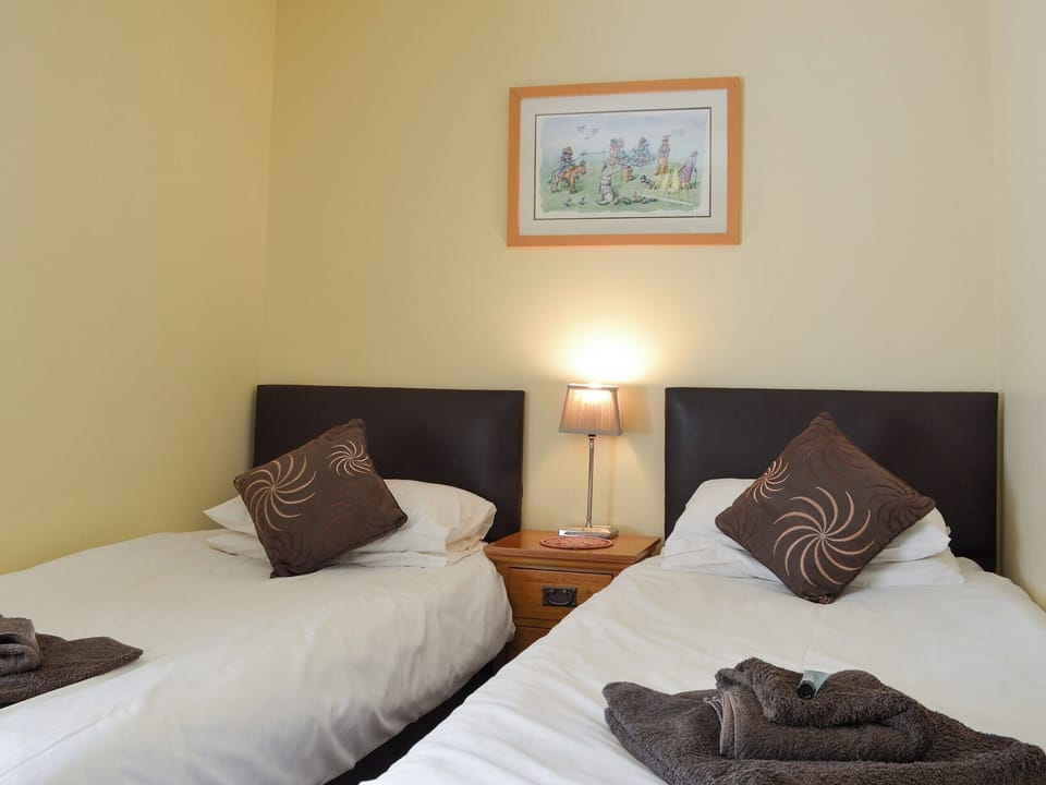 Twin bedroom | Bings Farm House - Bings Farm, Whaley Bridge near Buxton