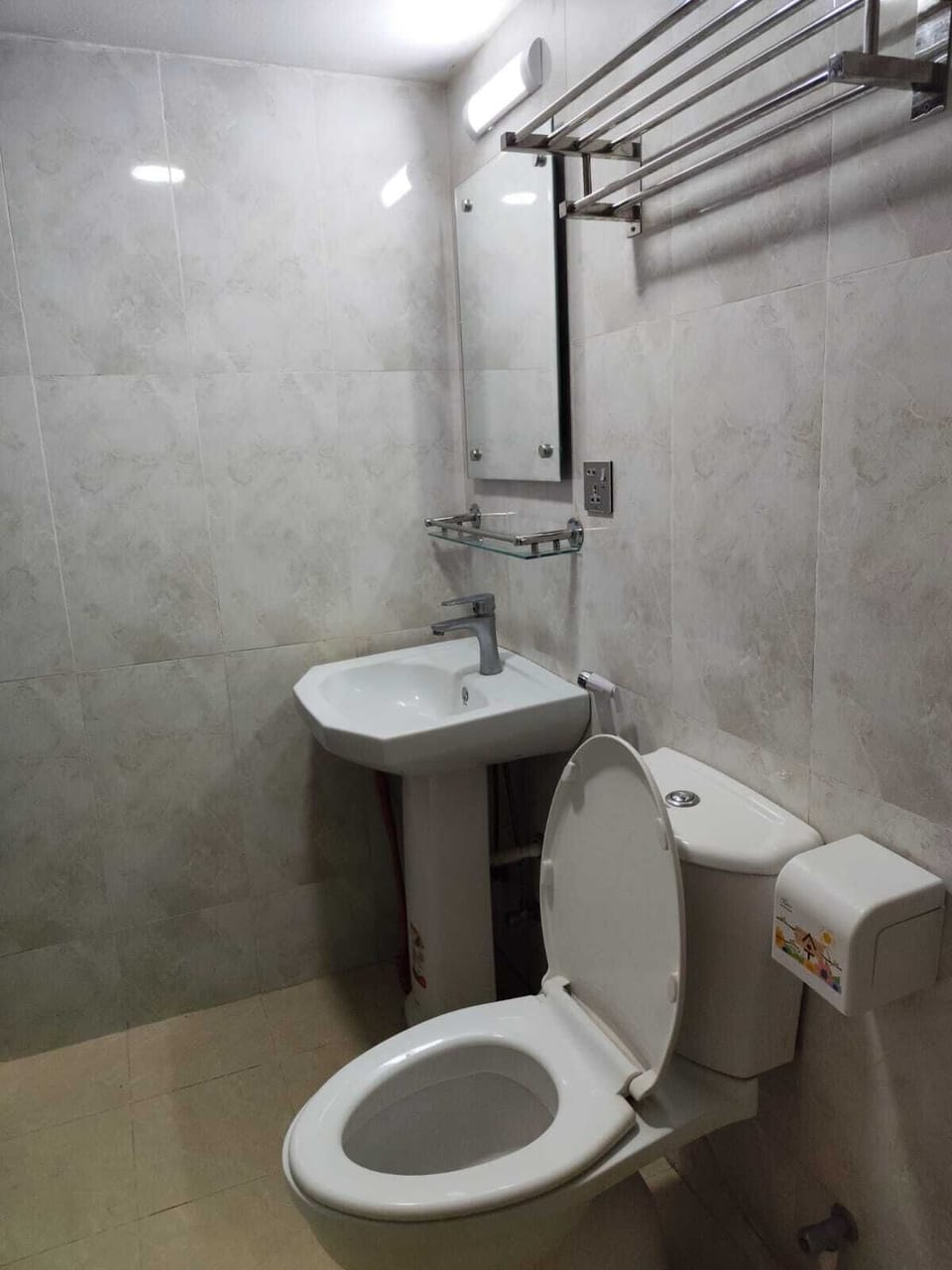 Deluxe Double Room, Balcony, City View | Bathroom | Shower, free toiletries, towels, soap