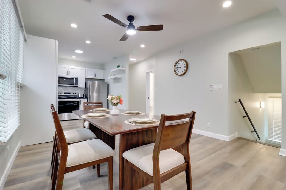 Kitchen & Dining Area | Main Level