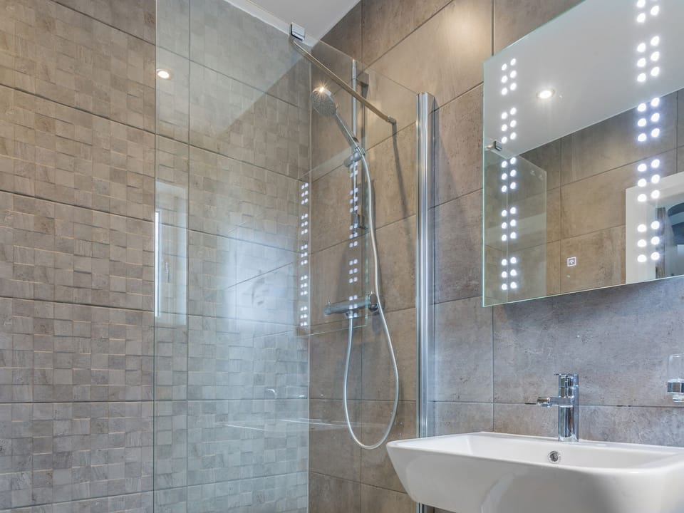 Bathroom | A&rsquo;Chrannchuir, Blackwaterfoot