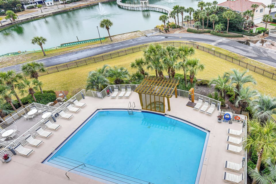 Terrace at Pelican Beach | 4 Community Pools