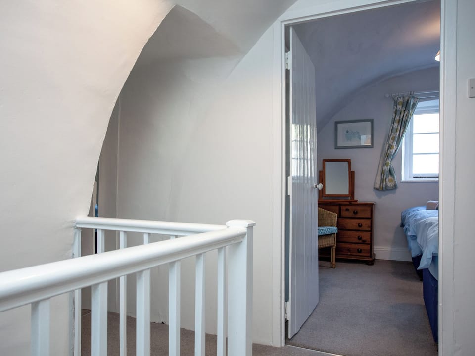 Landing | 1 Castle Cottage - Tuckenhay Mill, Bow Creek, between Dartmouth and Totnes