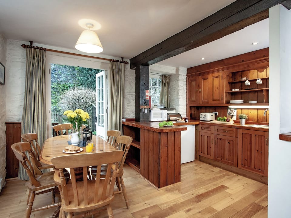 Convenient dining area | Waterwheel - Tuckenhay Mill, Bow Creek, between Dartmouth and Totnes
