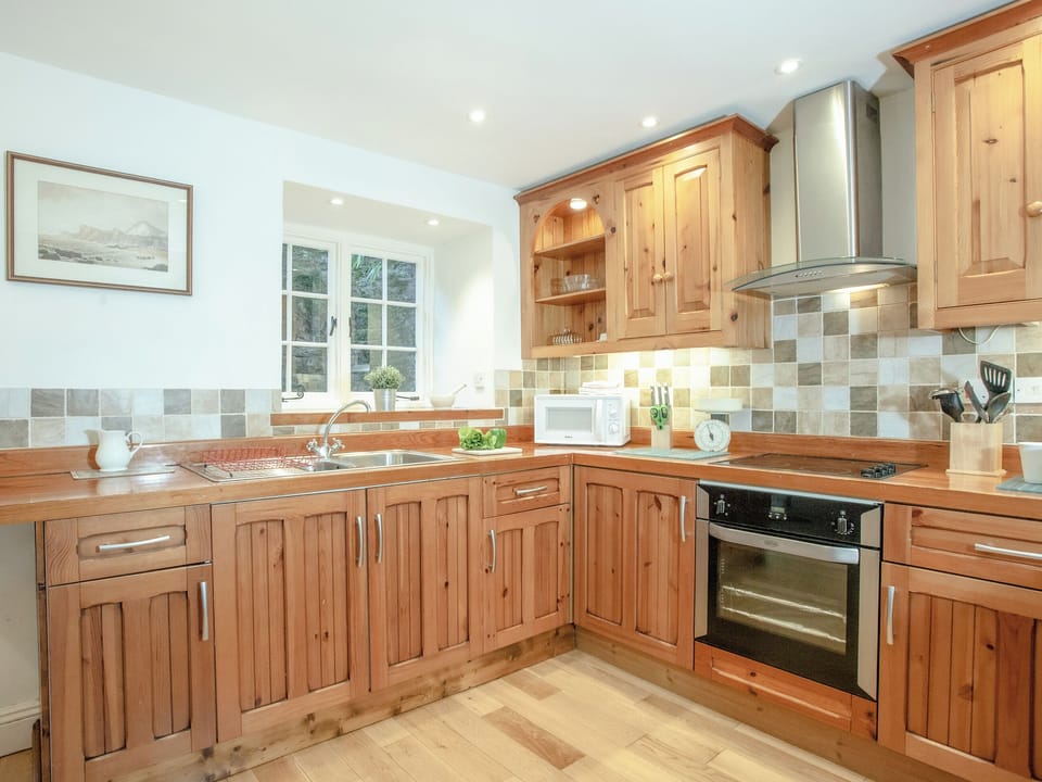Kitchen | Milbourne Cottage - Tuckenhay Mill, Bow Creek, between Dartmouth and Totnes