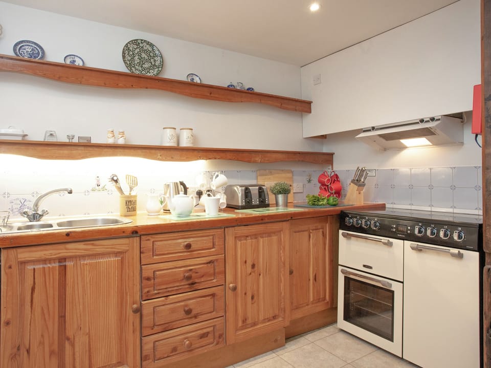 Kitchen | Turbine Cottage - Tuckenhay Mill, Bow Creek, between Dartmouth and Totnes