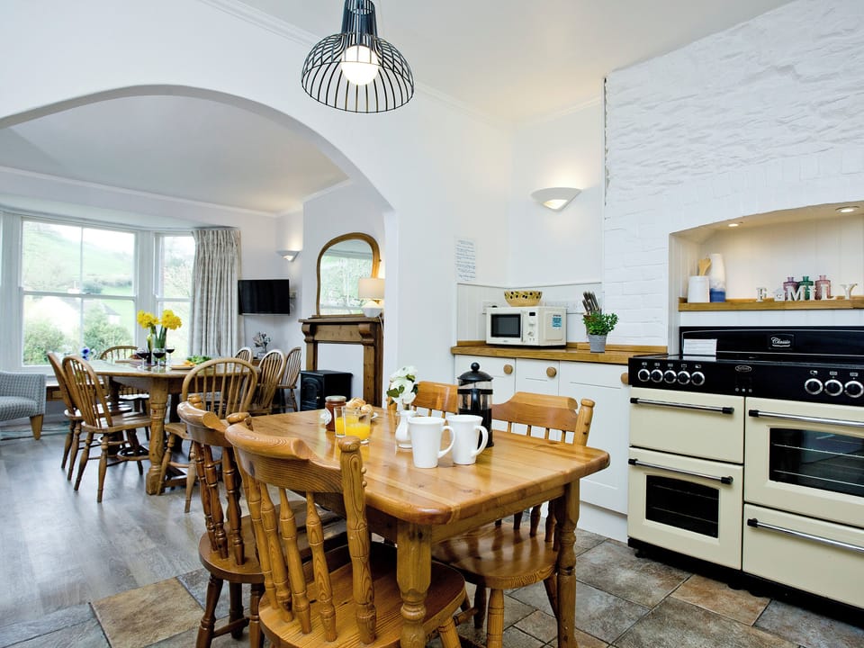 Fully fitted kitchen | Mill Lodge - Tuckenhay Mill, Bow Creek, between Dartmouth and Totnes