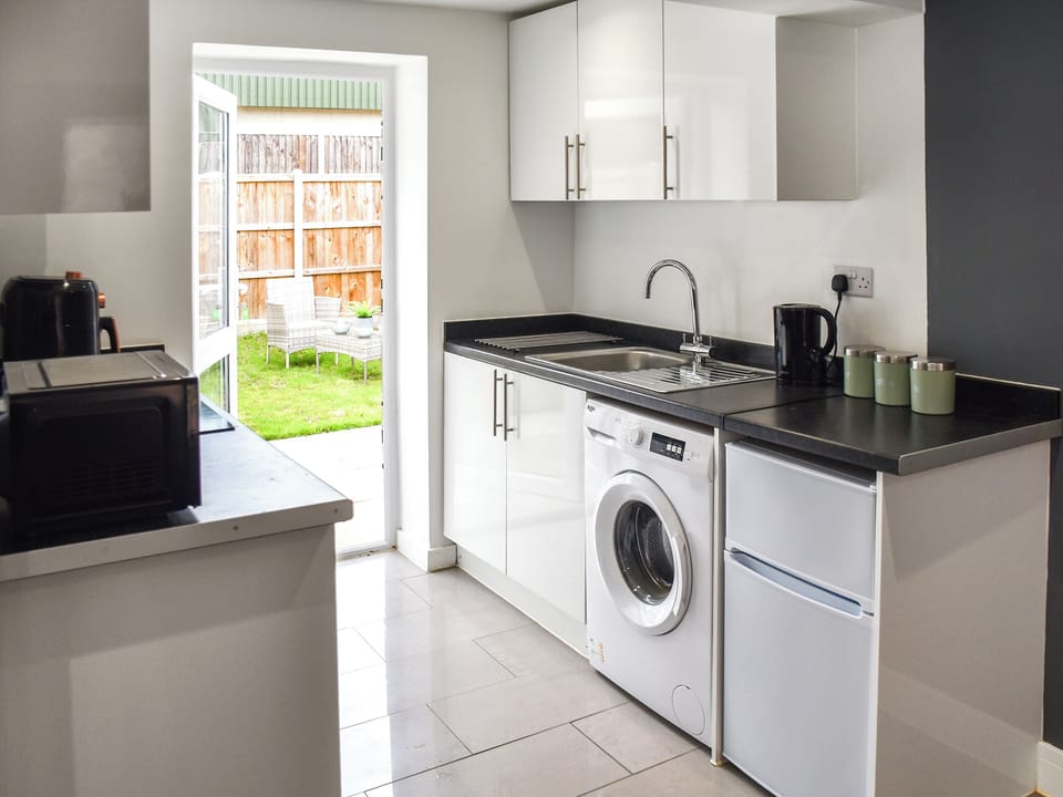 Kitchen | The Ivy Bungalow - Aiden Lodge, Little Dunham, near Kings Lynn