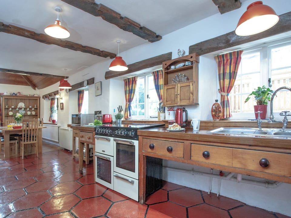 Kitchen/diner | Tuckenhay Mill House - Tuckenhay Mill, Bow Creek, between Dartmouth and Totnes