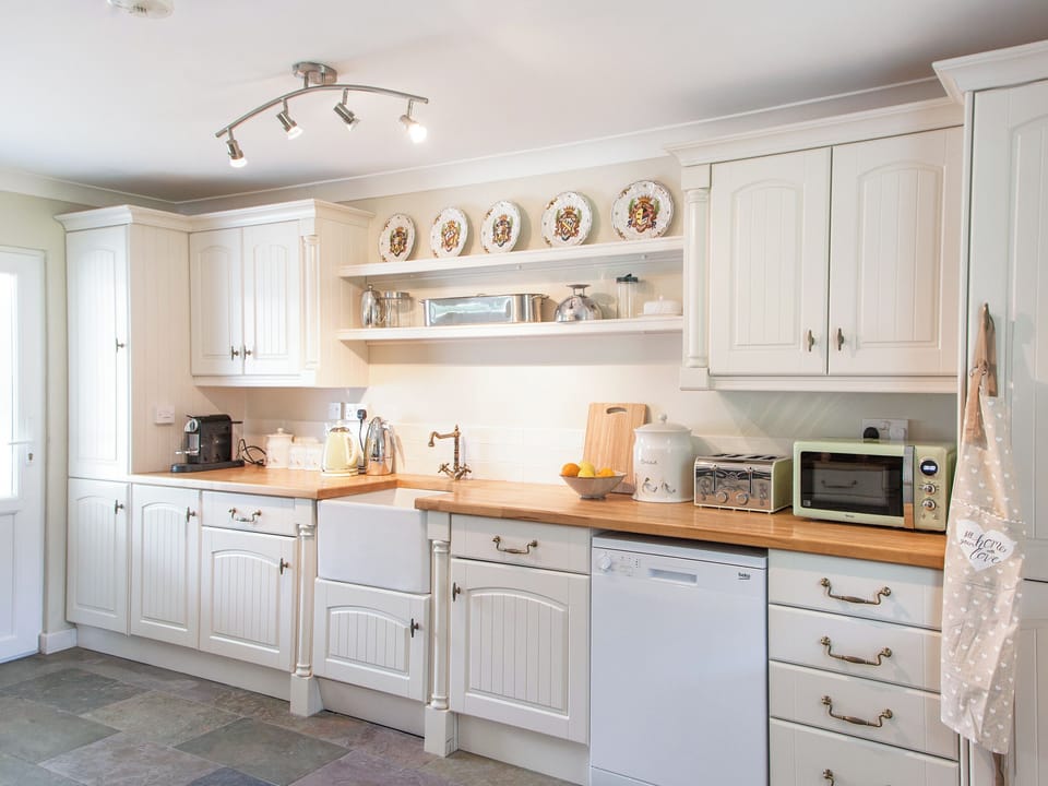 Kitchen | The Lodge - Marshwood Manor Cottages, Bettiscombe, near Lyme Regis