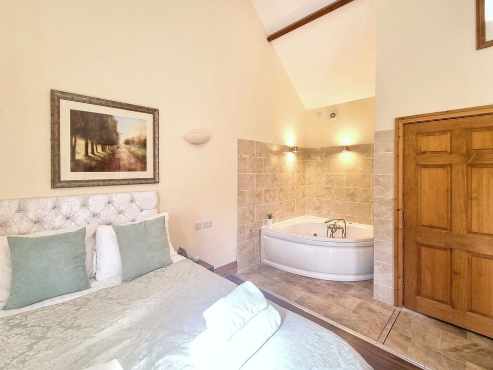 Double bedroom | Westfield Courtyard - Westfield Country Park, Fitling, near Burton Pidsea