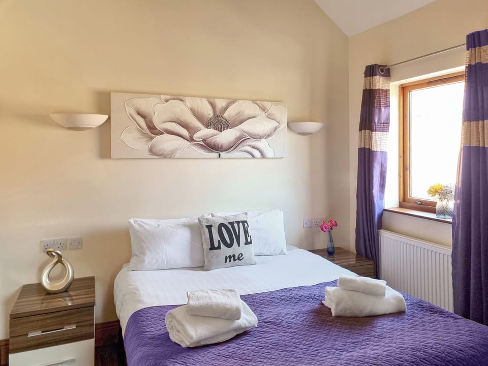 Double bedroom | Westfield Courtyard - Westfield Country Park, Fitling, near Burton Pidsea