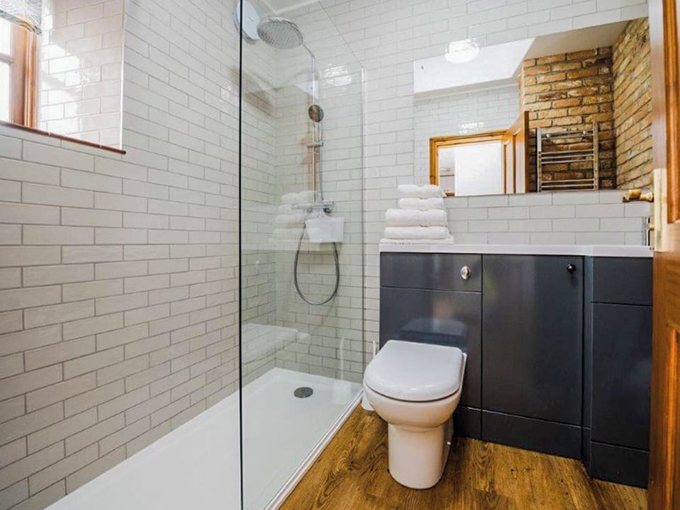 Bathroom | Barn Owl Cottage - Low Moor Holiday Cottages, Scalby, near Scarborough