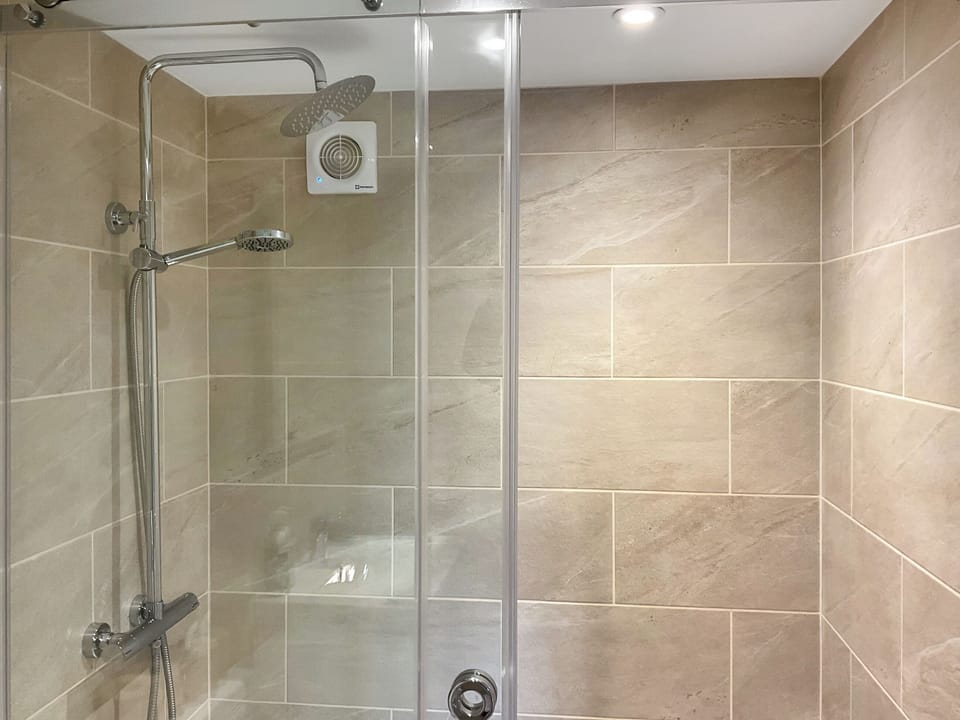 Bathroom | Carreg Gwenlais Barn - Carreg Gwenlais Escapes, Llandybie Ammanford, near Llandeilo