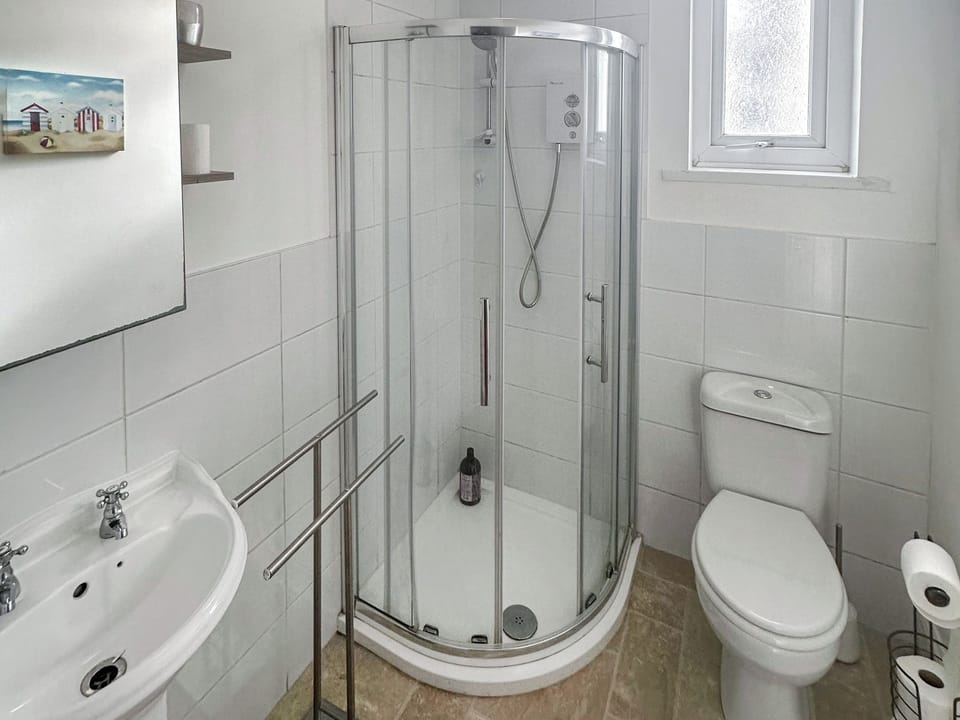 Bathroom | Driftwood - Seashore Apartments, Paignton