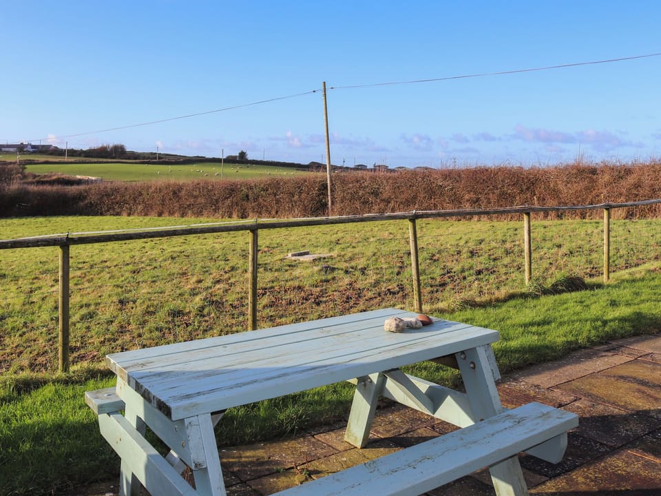 Outdoor | Hen Llety - Bea&rsquo;s Retreats, Llanfaethlu, near Church Bay