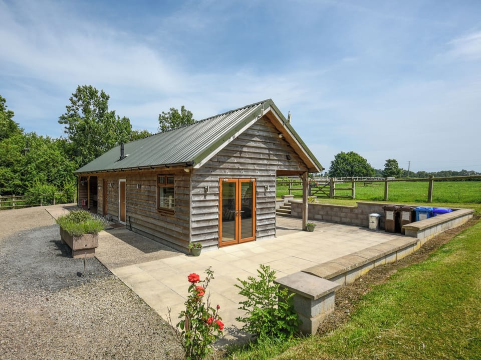Setting | Beech - Glamping Pod - Castle Farm Holidays Shropshire, Oswestry