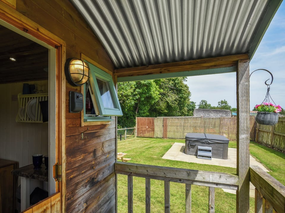 Exterior | Bluebell - Shepherd Hut - Castle Farm Holidays Shropshire, Oswestry