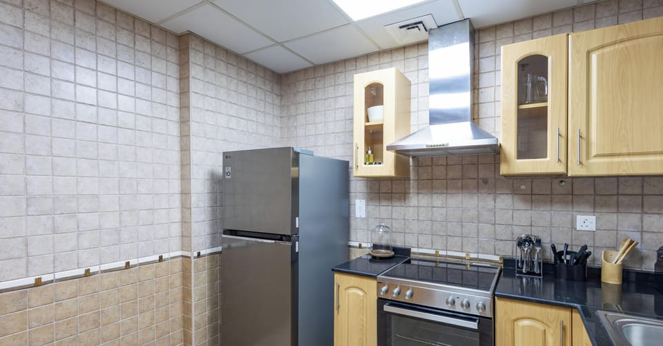 Apartment, City View | Private kitchen | Toaster