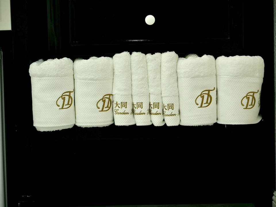 Shower, free toiletries, hair dryer, bidet