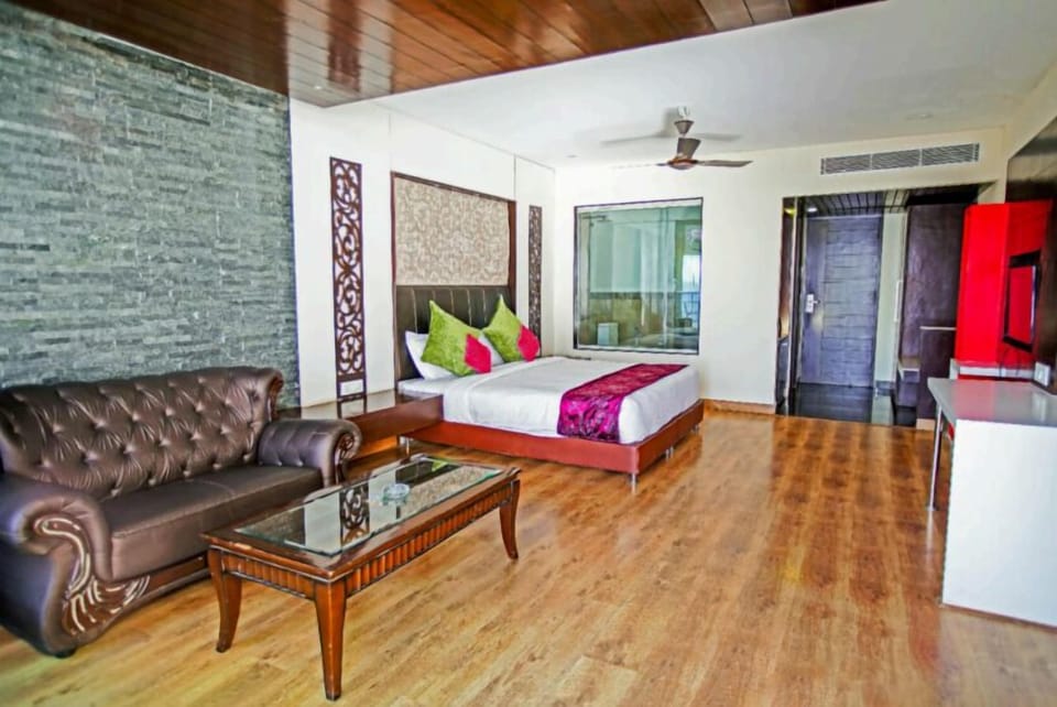 Club Room | Free WiFi