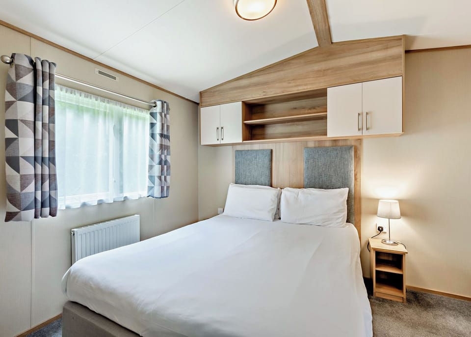 Bedroom, Bed, House