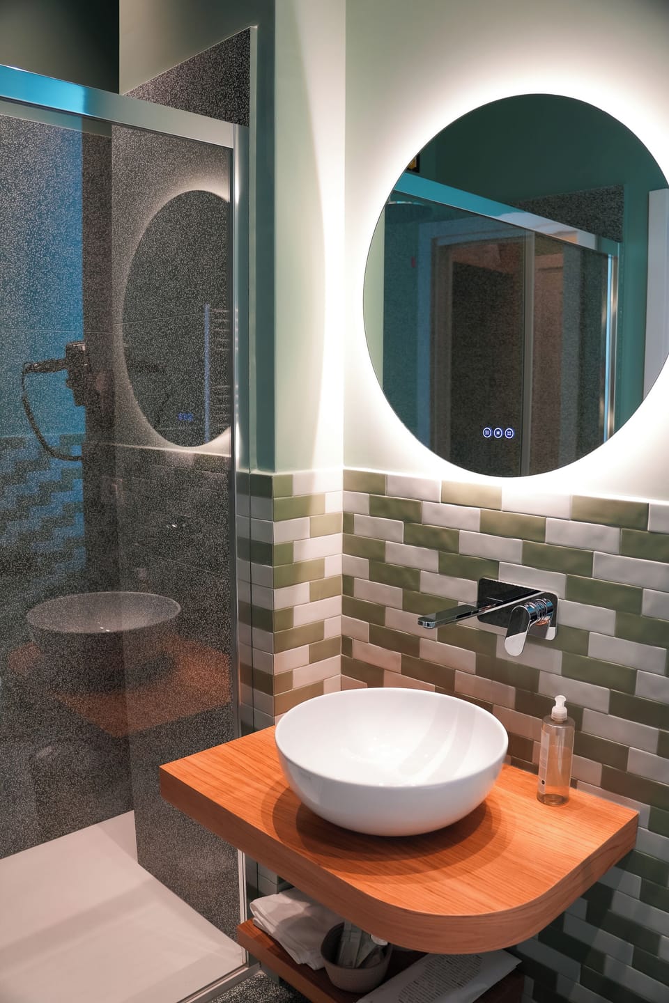 Standard Double Room, Garden View | Bathroom | Shower, rainfall showerhead, free toiletries, hair dryer