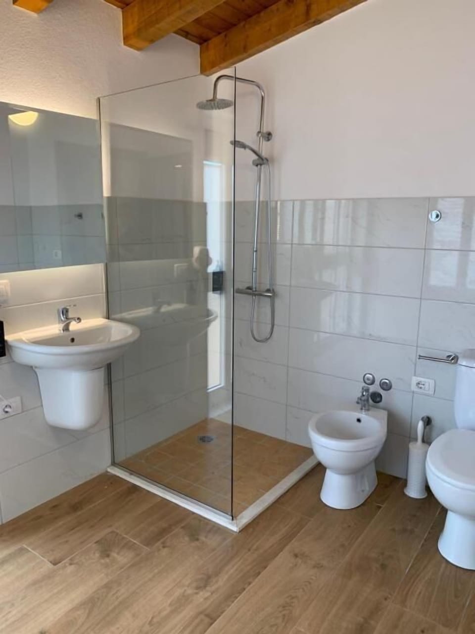 Superior Triple Room | Bathroom