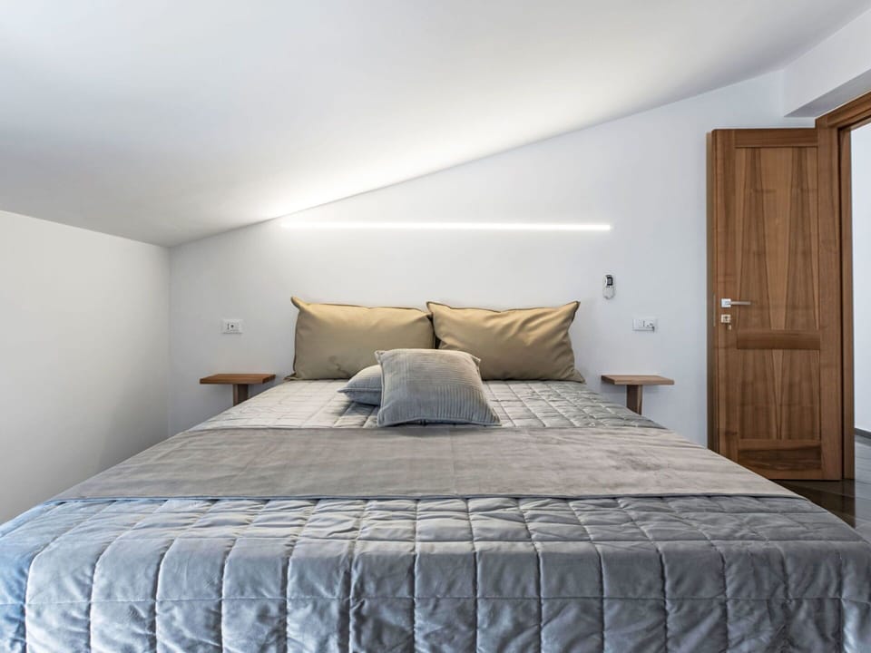 Interior Design, Furniture, Wall, Bedroom, Bed, Flooring, Wood, Floor, Ceiling, Home