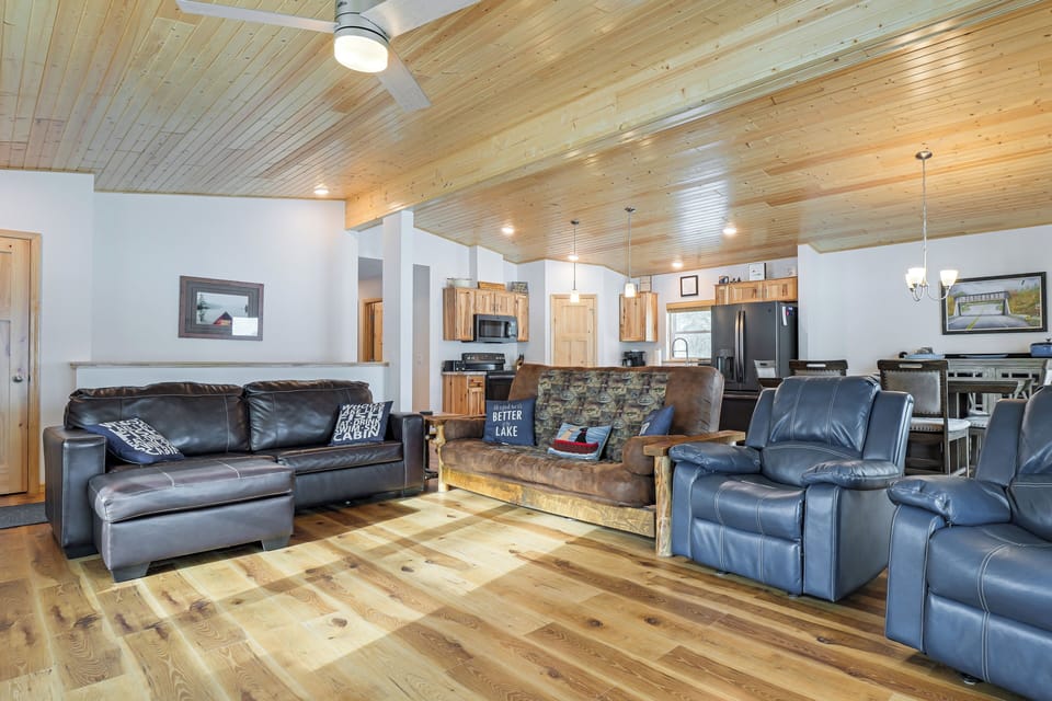 House (4 Bedrooms) | Front of property