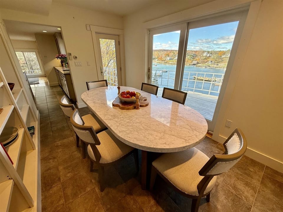 Breakfast Nook off Kitchen