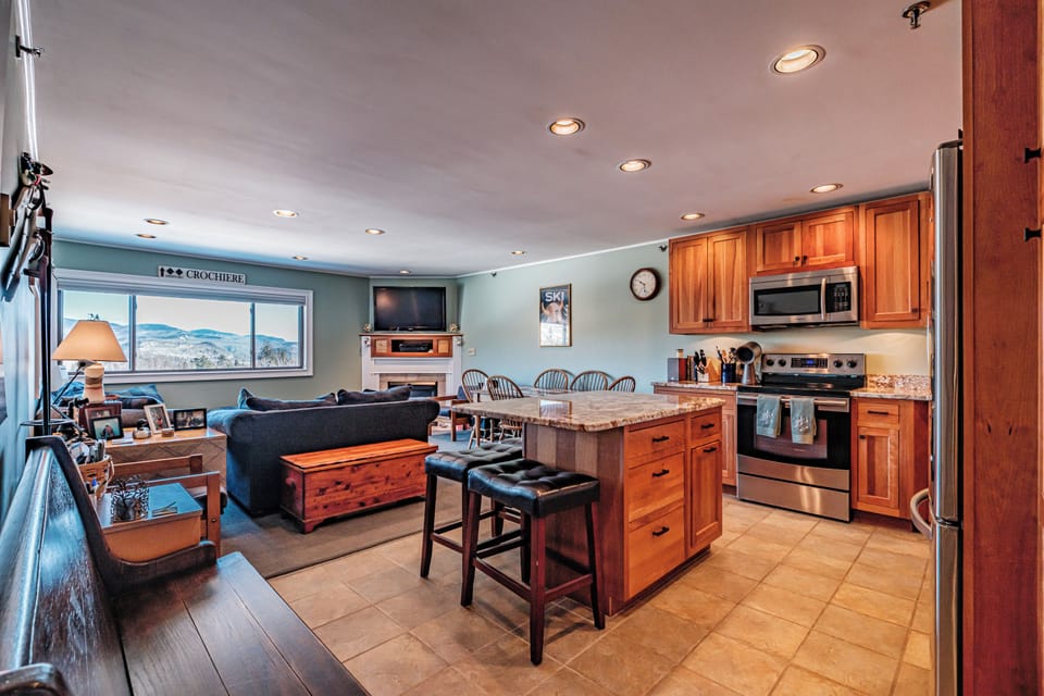 Kitchen/dining/ living room