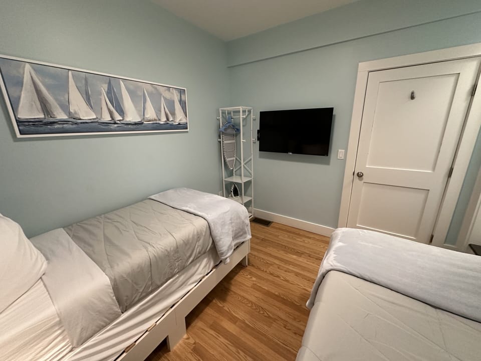 Apartment, 2 Bedrooms | 2 bedrooms, iron/ironing board, free WiFi
