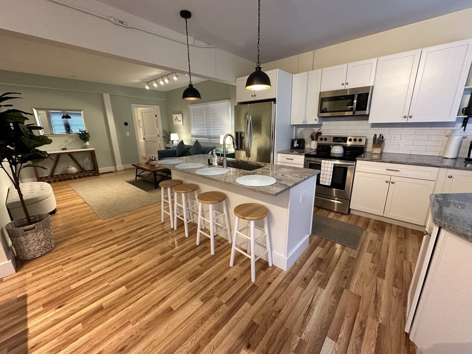 Apartment, 2 Bedrooms | Private kitchen | Fridge, oven, coffee/tea maker, toaster