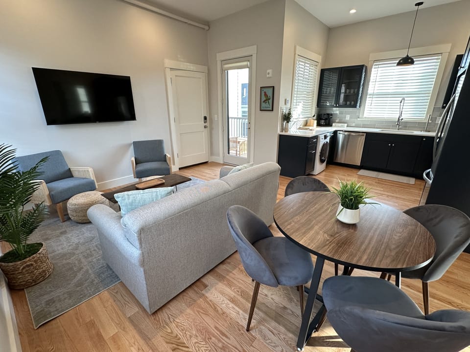House, 5 Bedrooms | Interior