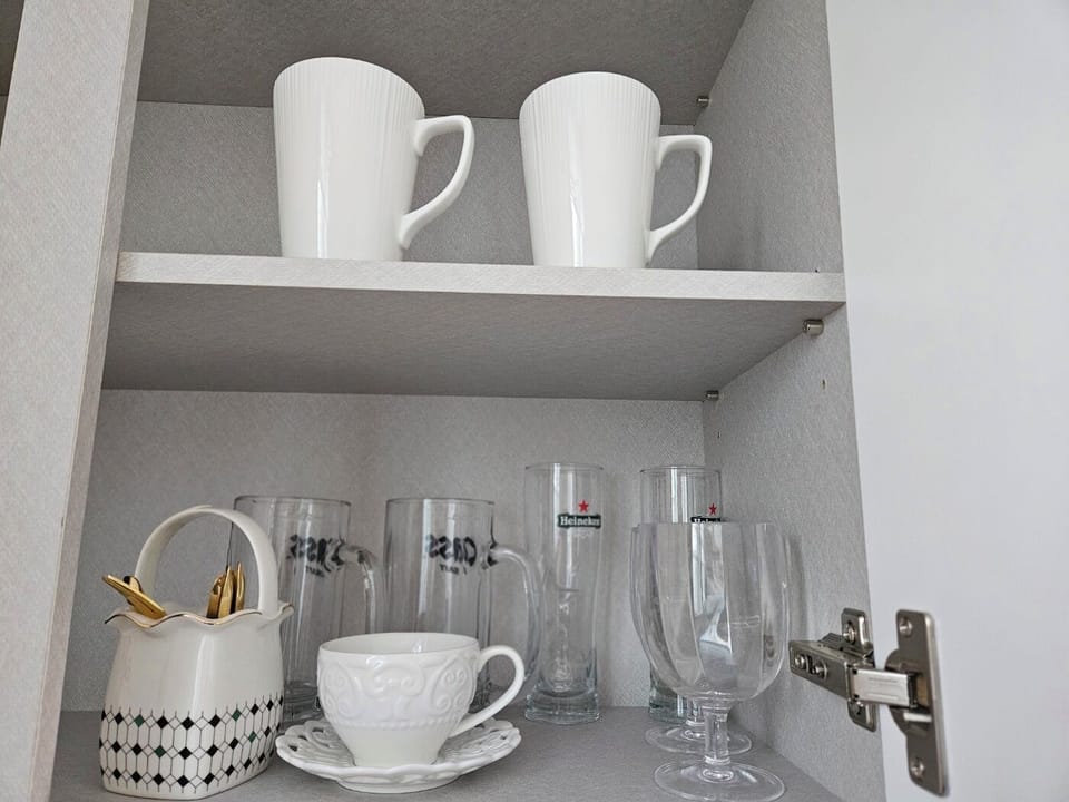 Duo | Private kitchen | Full-size fridge, microwave, stovetop, espresso maker