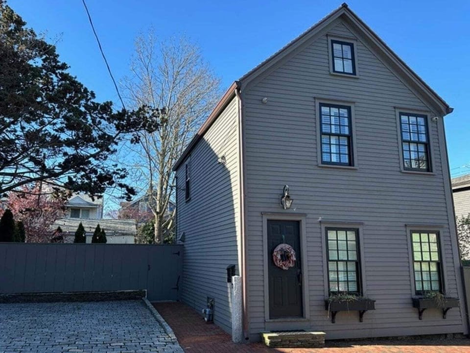 House, 2 Bedrooms | Exterior