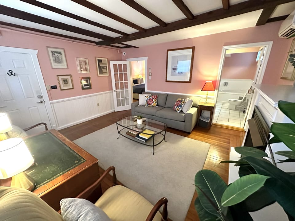 House, 1 Bedroom | Living area | Smart TV