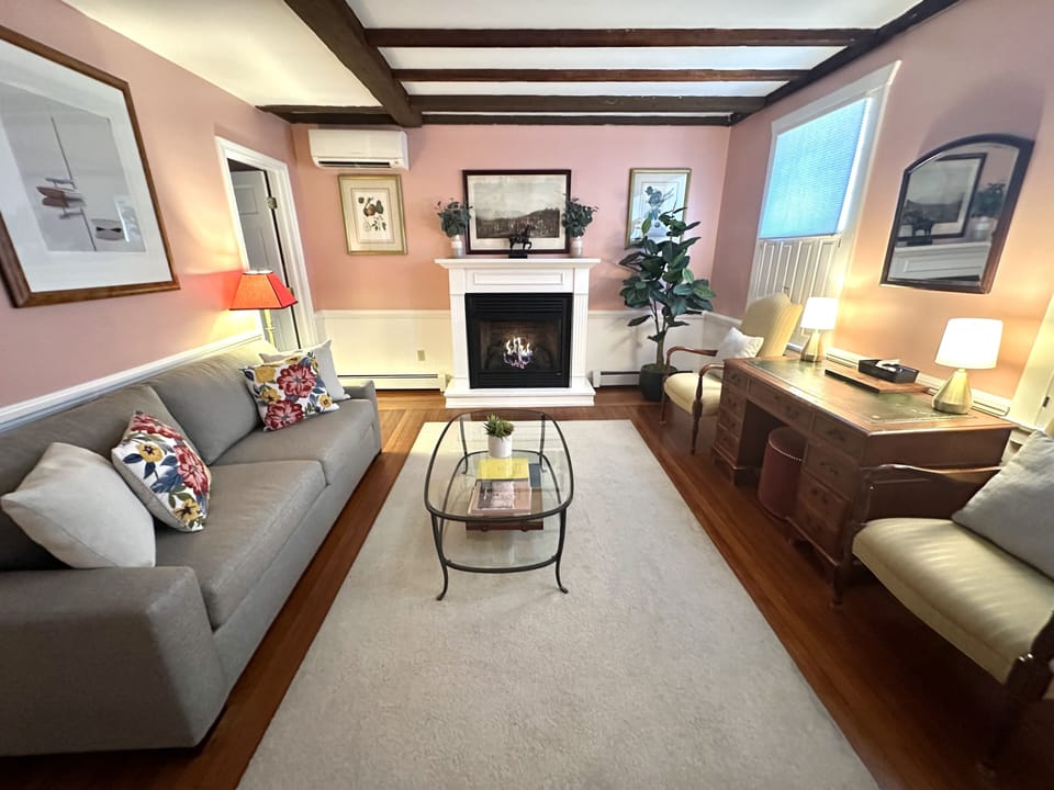 House, 1 Bedroom | Living area | Smart TV