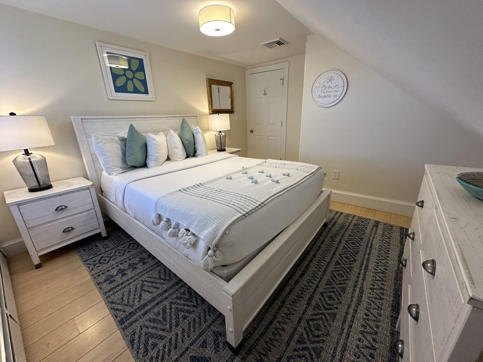 Apartment, 2 Bedrooms | 2 bedrooms, iron/ironing board, free WiFi