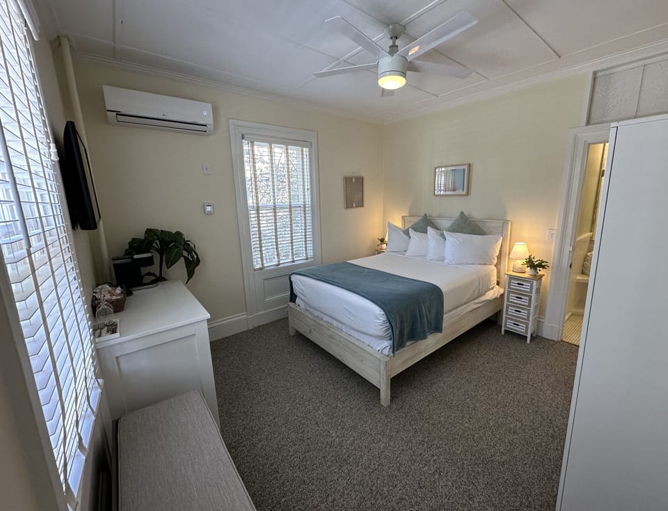 House, 4 Bedrooms | 4 bedrooms, laptop workspace, iron/ironing board, free WiFi