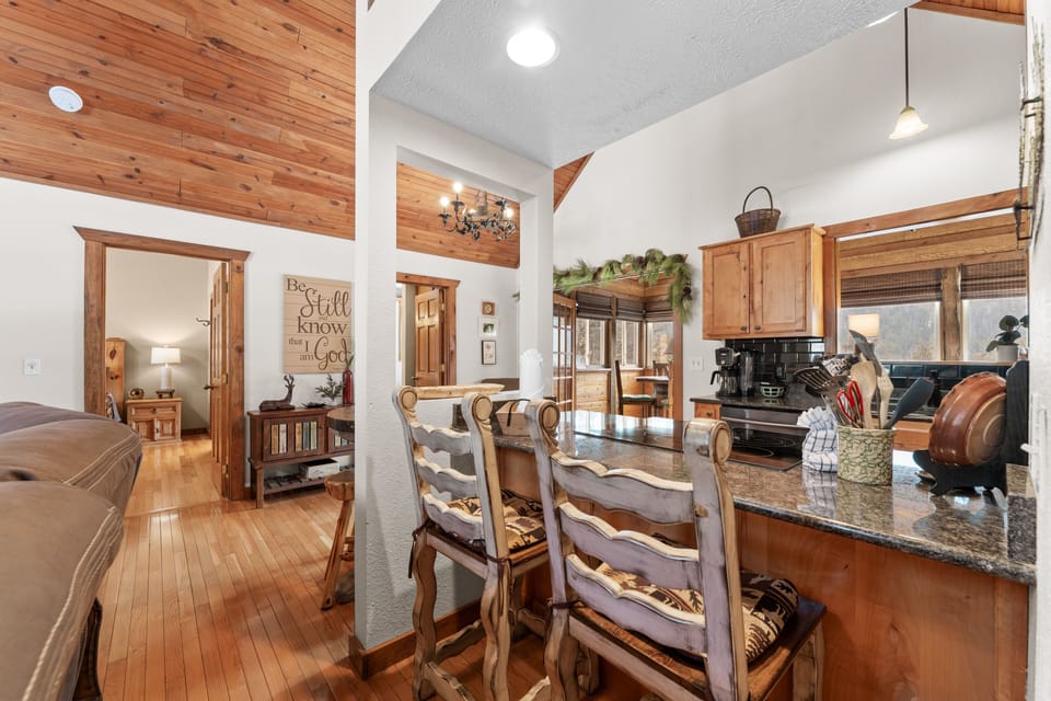 Cabin, 2 Bedrooms | Interior