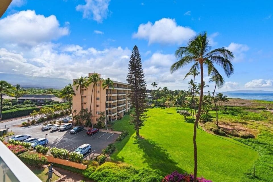 Condo, 2 Bedrooms | Property grounds