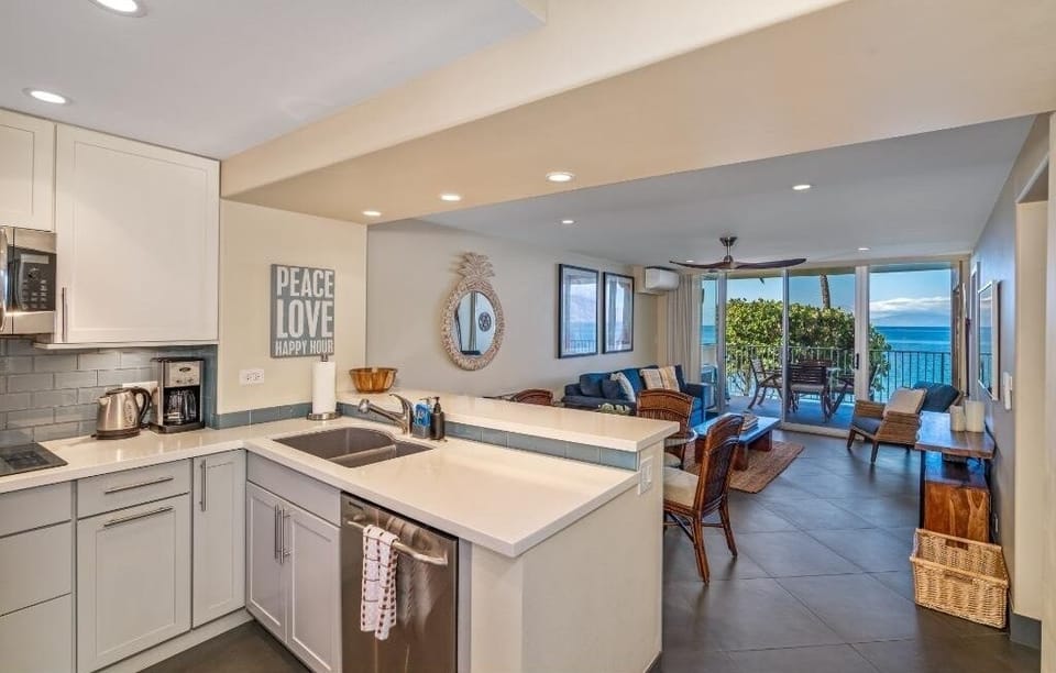Condo, 2 Bedrooms | Private kitchen | Coffee/tea maker, fridge, oven, toaster
