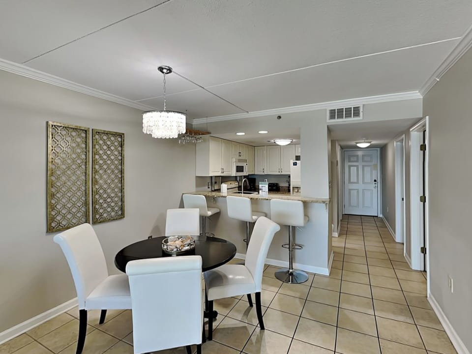 Dining Area - Table for Four