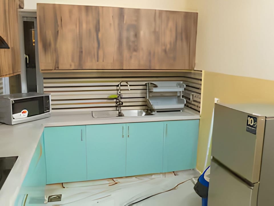 Cottage | Private kitchen | Oven