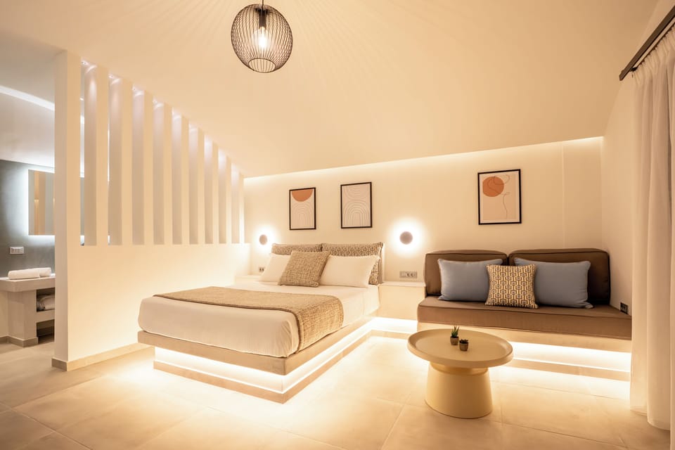 Deluxe Suite | Premium bedding, in-room safe, soundproofing, travel crib