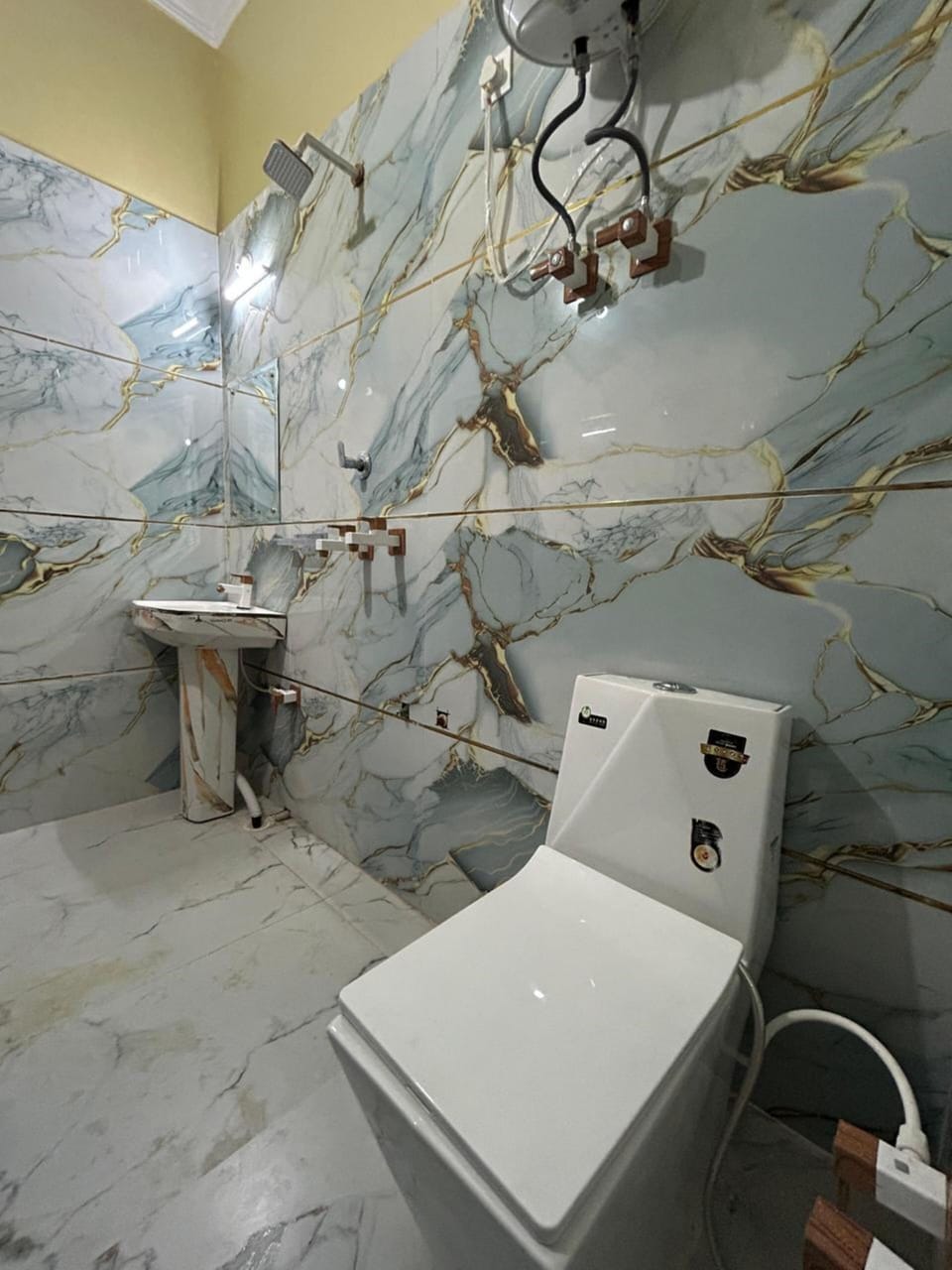 Deluxe Double Room | Bathroom
