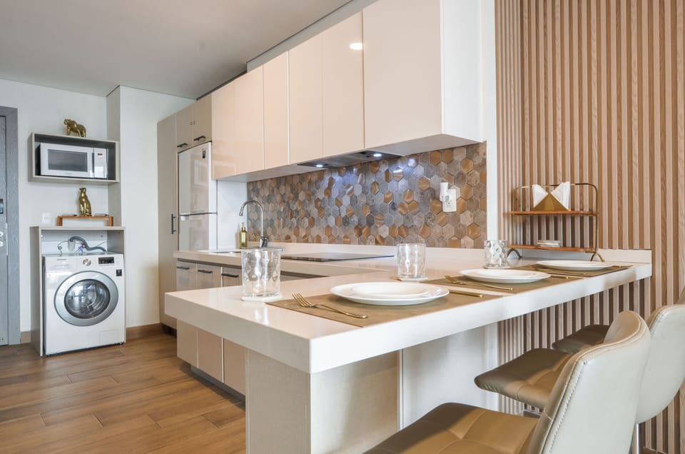 City Suite, City View | Private kitchen | Blender
