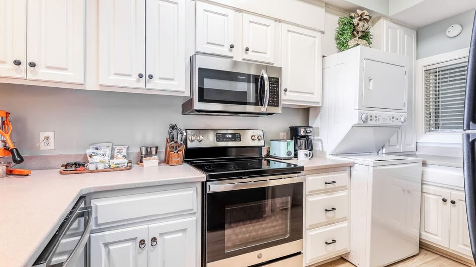 Convenient In-Unit Washer & Dryer